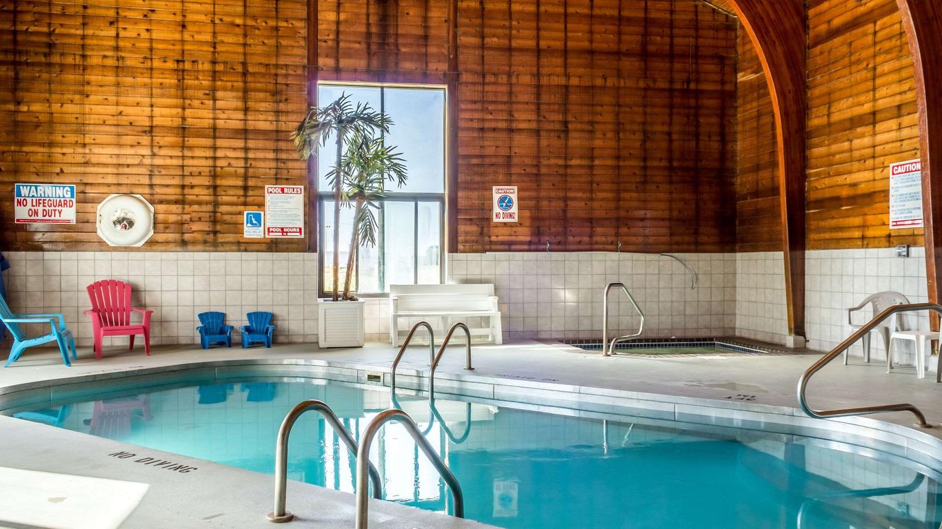 Econo Lodge North