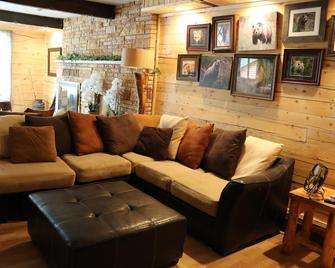 Creekside Lodge at Yellowstone - Wapiti - Sala de estar