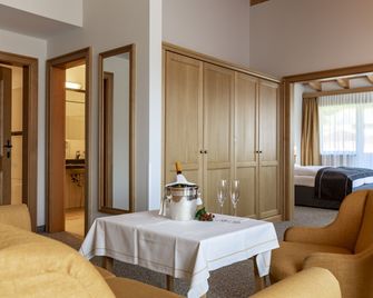 Parkhotel Seefeld - זיפלד - סלון