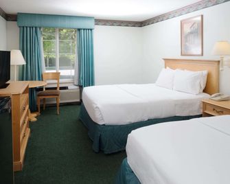 Baymont by Wyndham Coeur D Alene - קר ד'אליין - חדר שינה