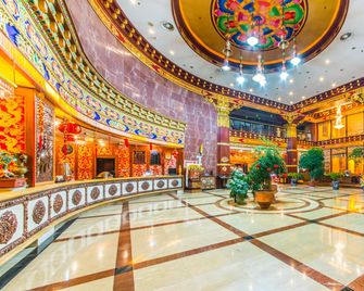 Shenchuan Tibetan Style Hotel Shangri-La - Dêqên - Recepción