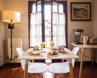 Apartamentos Capriccio - Santillana del Mar - Comedor