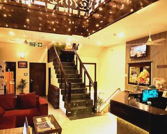 Hotel Multitech Premium - Chandigarh - Recepción