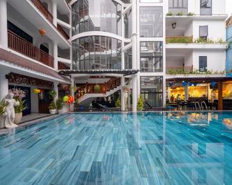 Thanh Binh Central Hotel - Hoi An - Pool