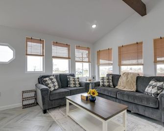 Balcony & Sunset Views: Coastal Port Bolivar Gem - Crystal Beach - Sufragerie