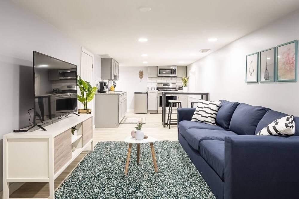 Modern and Comfy 1BR Apartment in Logan Square! - שיקאגו - סלון