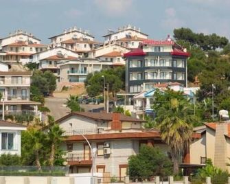 Yasemin Hotel - Özdere