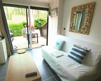 In Quiet La Pinede 2 Steps From The Ocean - Lacanau - Living room