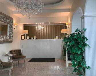 Hotel zur Riede bei Bremen - Дельменхорст - Рецепція
