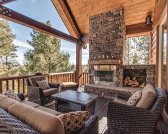 Mountain Top Luxury Retreat - Elegant Cabin Near Zion and Bryce - Duck Creek Village - Balcony