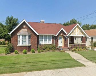 Cozy 4-bedroom house in welcoming Dyersburg with AC - Dyersburg - Gebouw