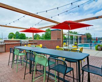 Home2 Suites by Hilton Madison Huntsville Airport - Madison - Budova