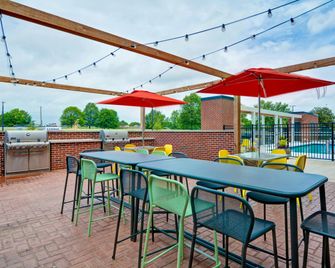 Home2 Suites by Hilton Madison Huntsville Airport - Madison - Gebouw