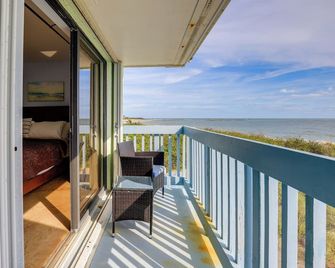 Oceanside Beachfront Fort Pierce Retreat - Fort Pierce - Balkon