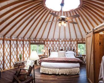 Inn & Spa At Cedar Falls - Logan