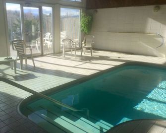 Thunderbird - Missoula - Piscina