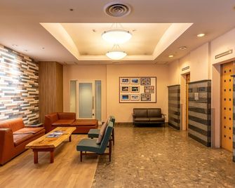 Court Hotel Asahikawa - Asahikawa - Lounge