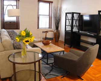 Entire apt 2 BR Sunnyside -30 day minimum stay - Νέα Υόρκη - Σαλόνι