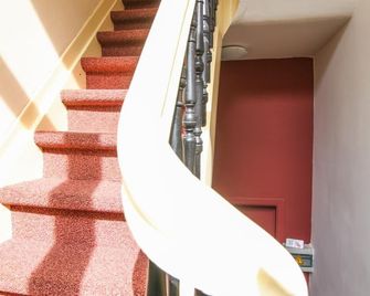 Because the Night city lodge - Amberes - Escaleras