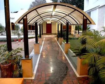 Hotel Madhuban - Dehradun - Hành lang