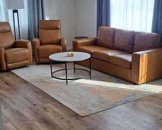 Cozy 2-bedroom house in Benson, AZ - Benson - Salon