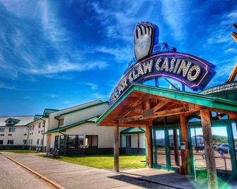 Bear Claw Casino & Hotel - Carlyle