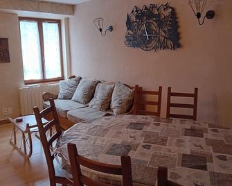 Superbe appart 6 personnes à Bois d 'Amont avec garage - Bois-d'Amont - Jadalnia