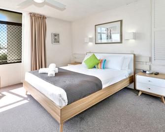 Warroo Apartments - Alexandra Headland - Bedroom