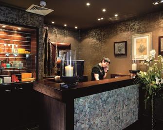 Macdonald Forest Hills Hotel & Spa - Stirling - Front desk