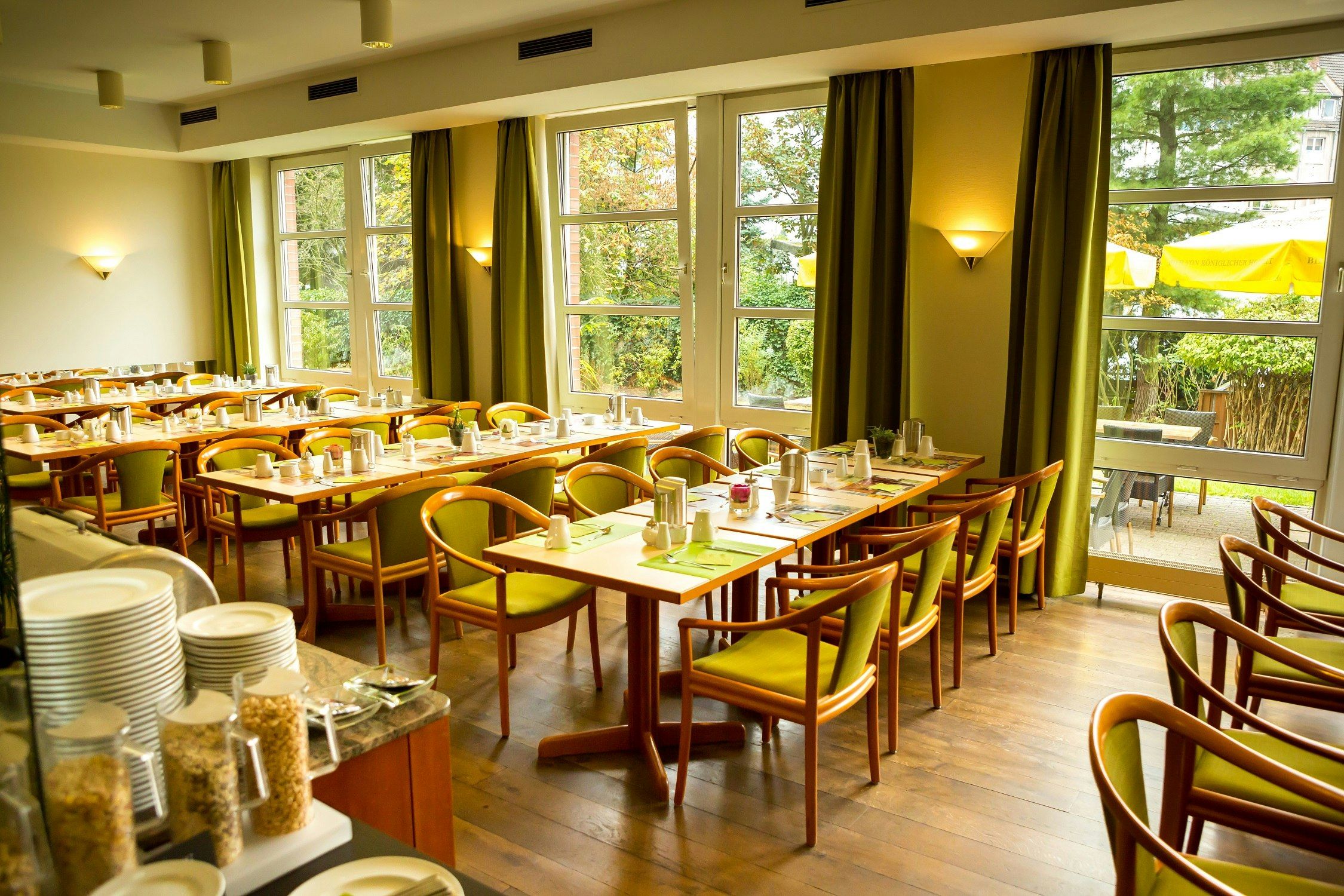 إتش كيه-هوتل دوسلدروف سيتي - دوسيلدورف - مطعم