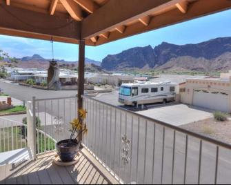 Perfect for Snow Birds: Gated community with river view, boat ramp and dock - Parker - Balcony