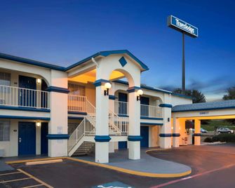 Travelodge by Wyndham Killeen/Fort Hood - Killeen - Gebäude
