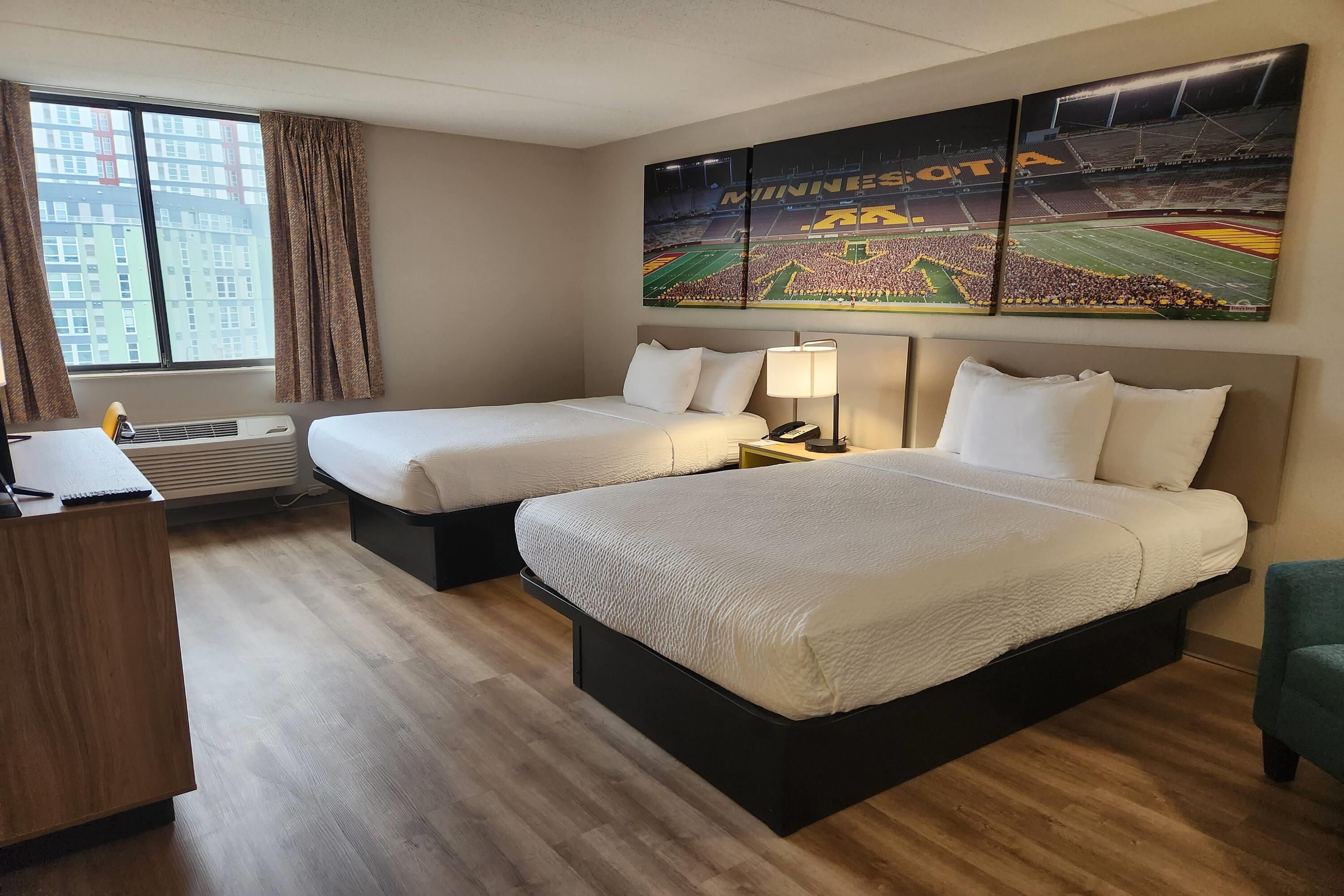 Days Hotel by Wyndham University Ave SE thumbnail 2