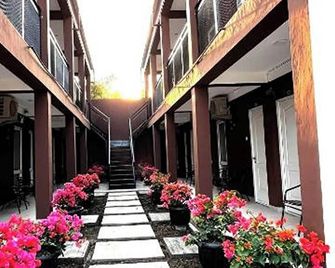 Bluebell House - Labuan Bajo - Widok na zewnątrz