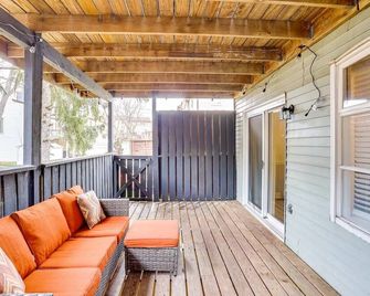 Charming 2-bedroom townhome in Valley Green with WiFi - Valley Green - Balcony