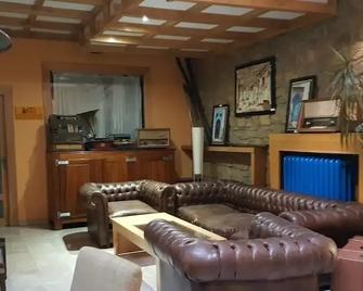 Grand Hotel Ifrane - Ifrane - Living room