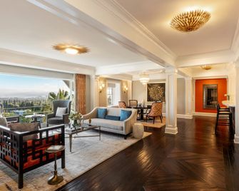 كلارمونت ريزورت آند كلوب - بركيلي - غرفة معيشة