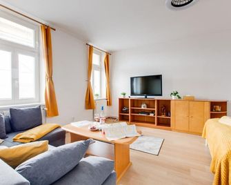 Sunshine Apartment near the City center - Praga