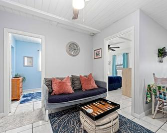 Lovely 2br Cottage - West Palm Beach - Sala