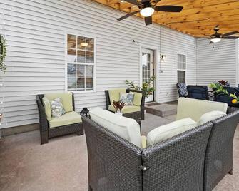 House to Stay - La Vergne - Patio