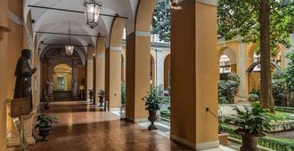 Palazzo Cardinal Cesi - Rome - Lobby