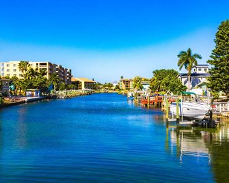 Sea Jay Motel and Marina - Treasure Island - Outdoor view