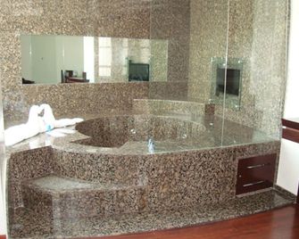 Hotel Madeira - Ciudad López Mateos - Baño