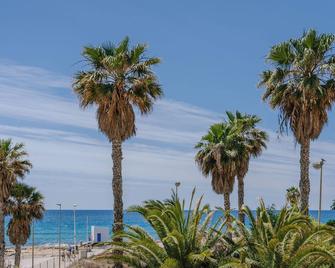 포트 유로파 - 칼페 - 해변