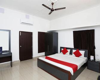 Hotel O Jalan Lake View Near Mani Square - Kolkata - Bedroom