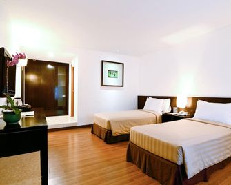 Gumilang Regency Hotel - Bandung - Habitación