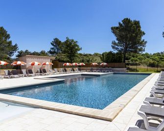 Grand Prix Hôtel & Restaurant - Le Castellet - Басейн