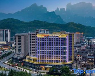 张家界天门山希尔顿欢朋酒店 - 張家界 - 建築