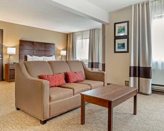 Comfort Inn - Manistique - Living room