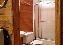 Cabin in the woods near Raystown Lake and Allegrippas Trail! - Huntingdon - Salle de bain